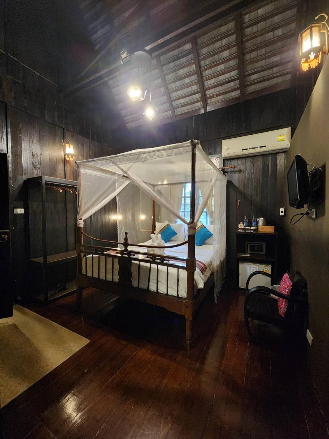 Hotel Club One Seven Gaymen Chiang Mai Exterior foto